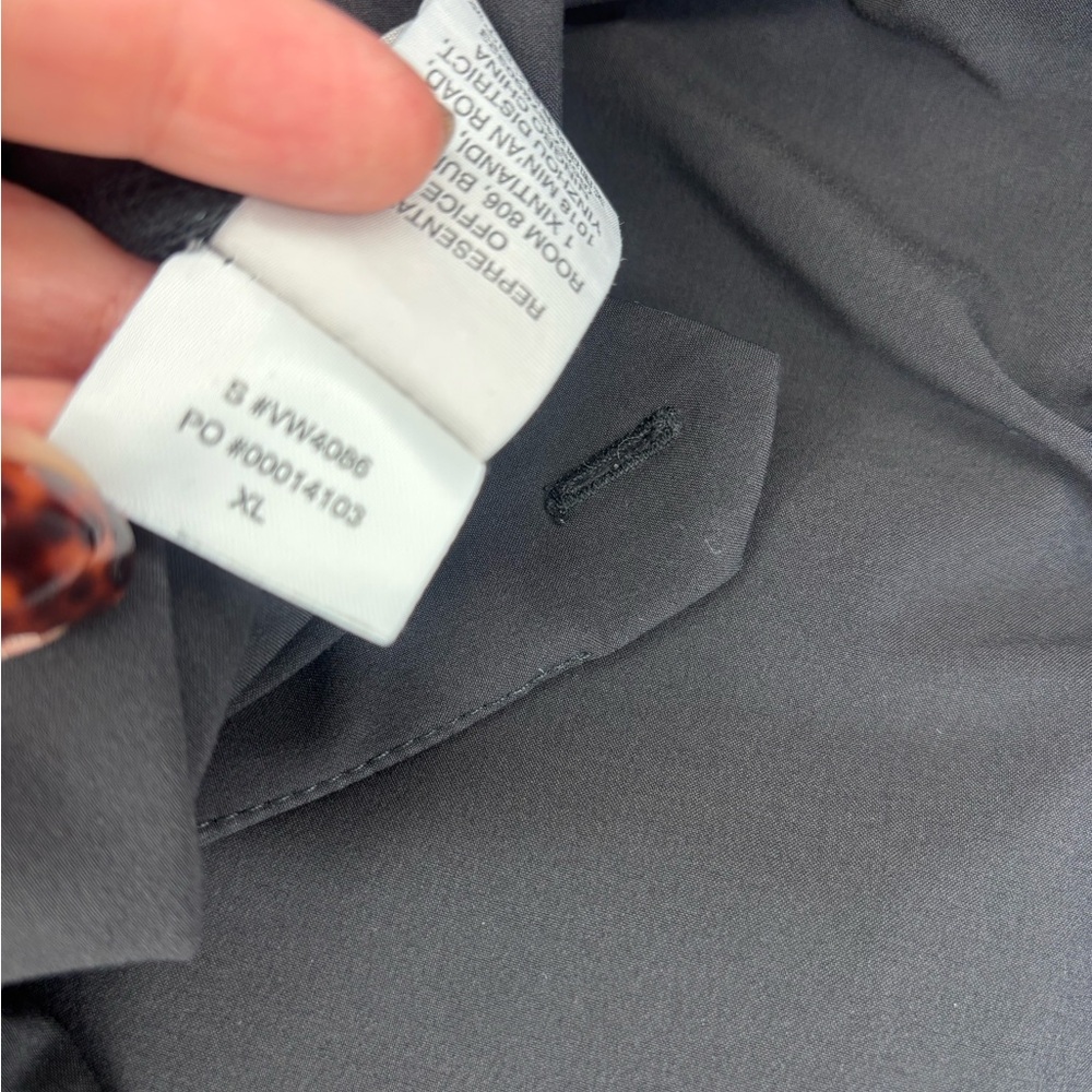 Vuori Women's Wide Leg Pants in Black - Picture 5 of 6